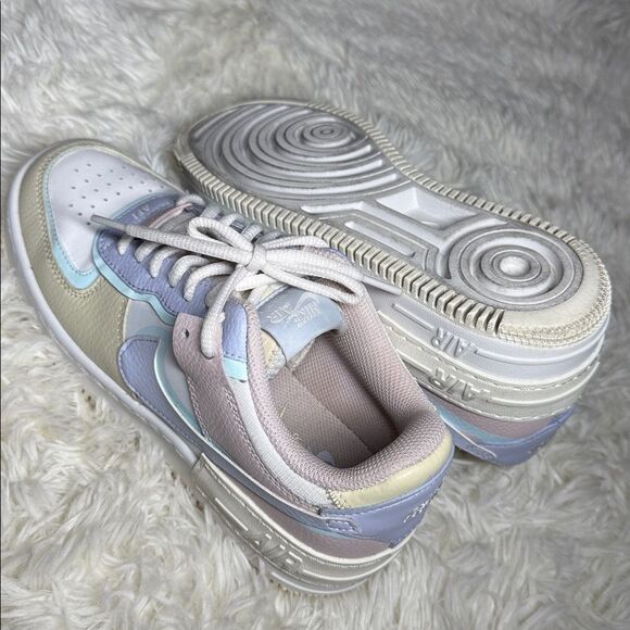 Nike Cream and White Sneakers - Picture 5 of 7